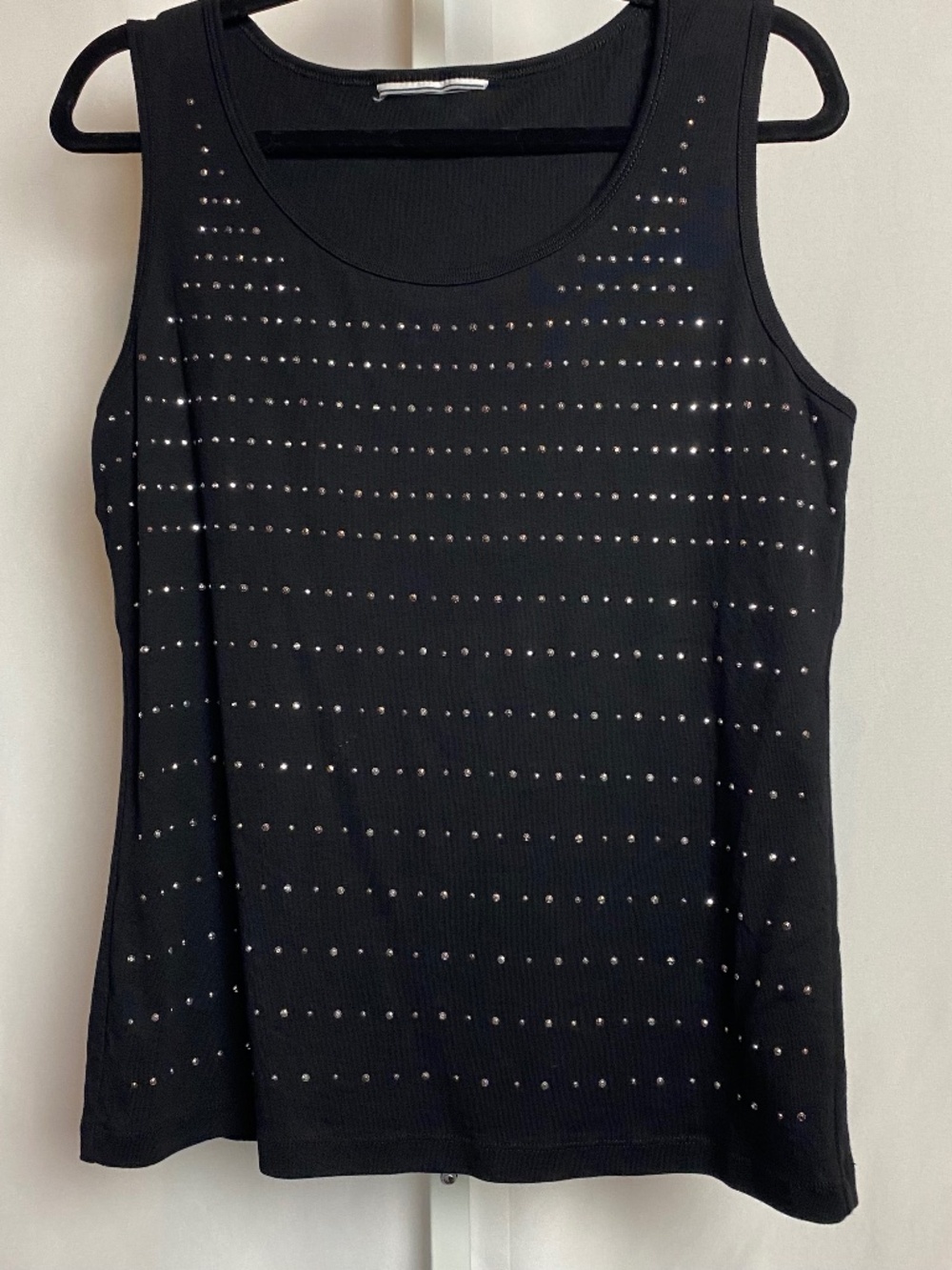 💙5/$15 Womenʻs Black Scoop Neck Tank top with Silver Studded Embellishments